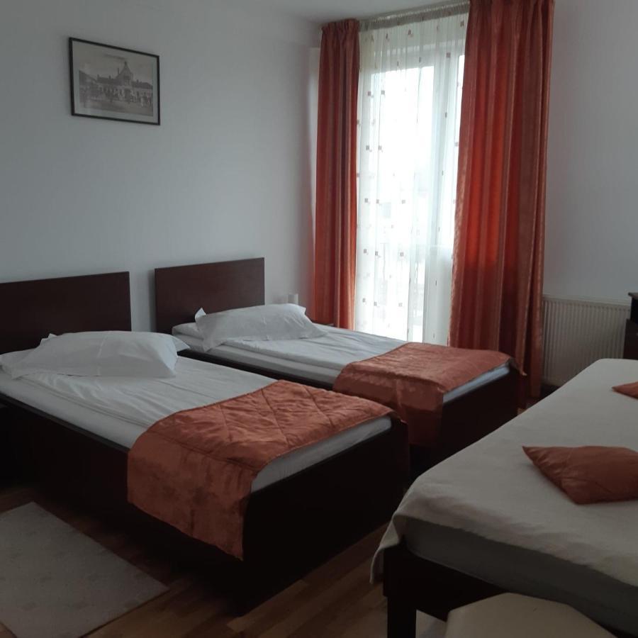 Pensiunea Octogon Piatra Neamt Exterior photo
